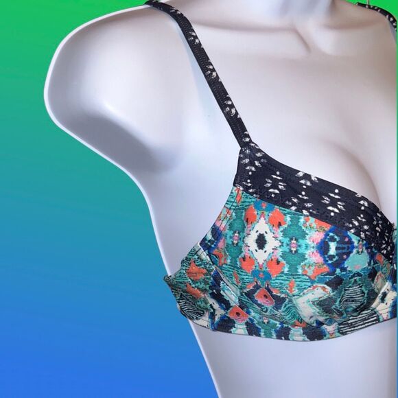 Athleta Multi Colored Bikini Top Size 32 B/C - Picture 3 of 5